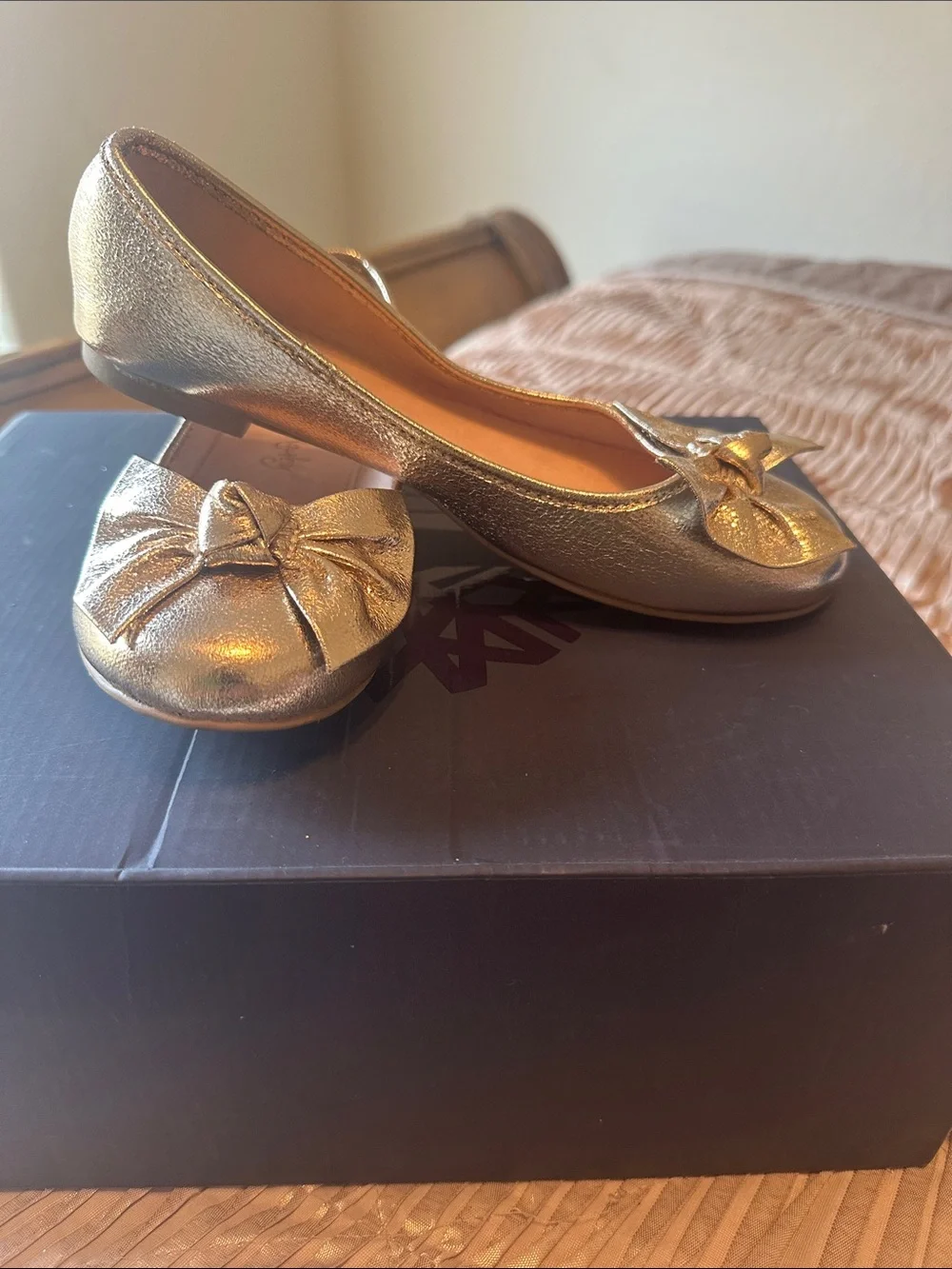 Cynthia Rowley Girls Metallic Gold Bow Flats